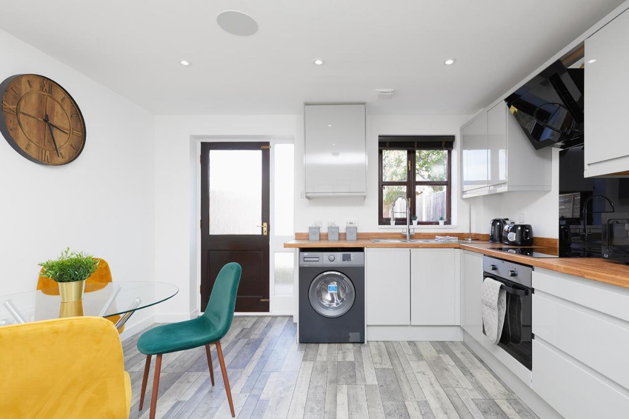Modern 2 Bed House Near Queens Medical Centre Nottingham Exterior photo
